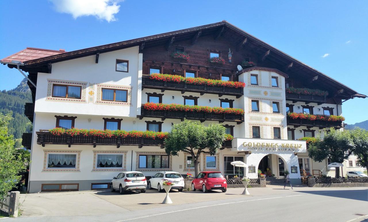 Hotel Goldenes Kreuz Таннхайм Экстерьер фото